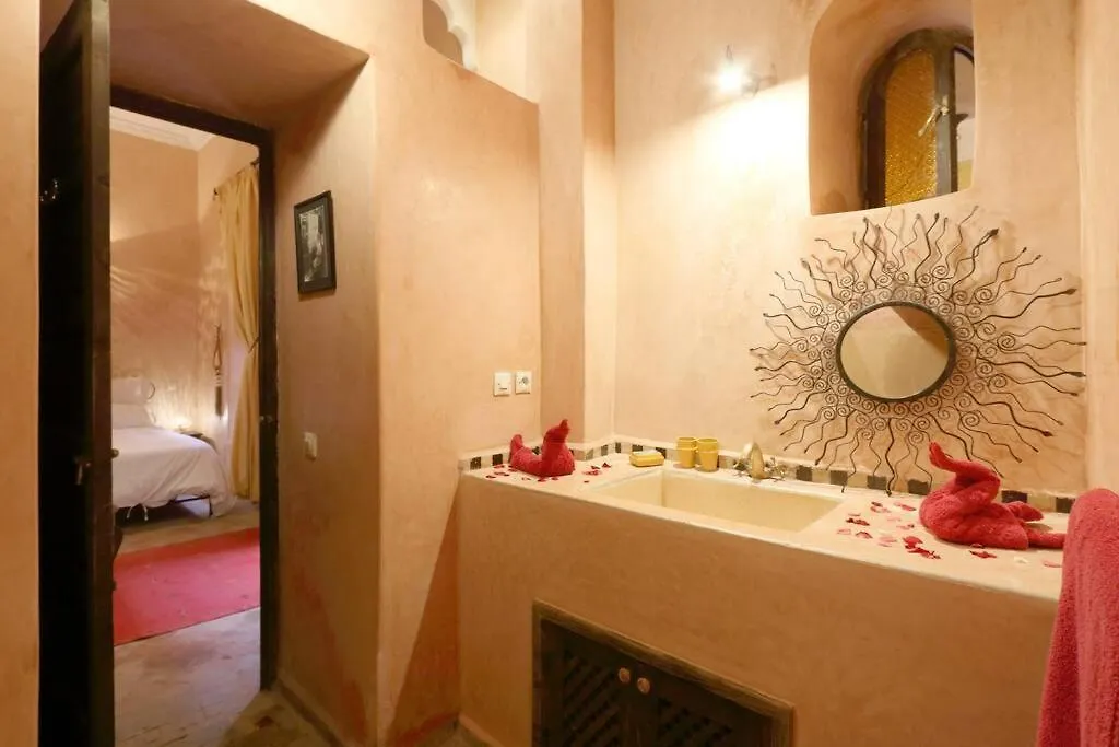 Riad En Exlusivite A 5Min De La Place Jamaa El Fna Marrakesh 0*,
